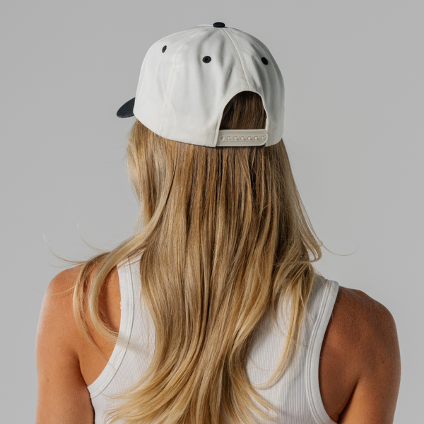 The HydroJug Hat B3